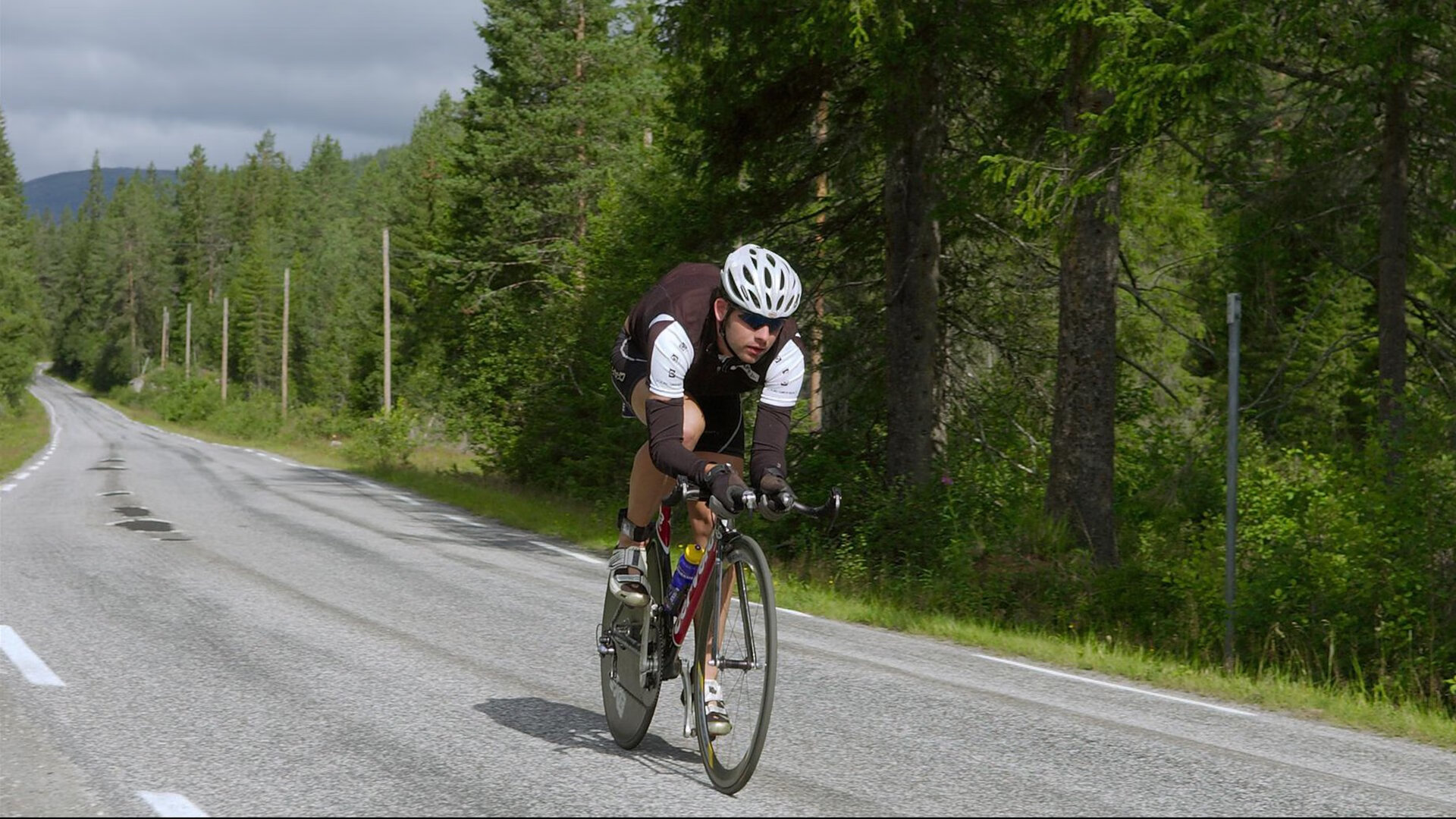 浓眉在篮下连续得分成为湖人胜利保障,浓眉缺席湖人战绩