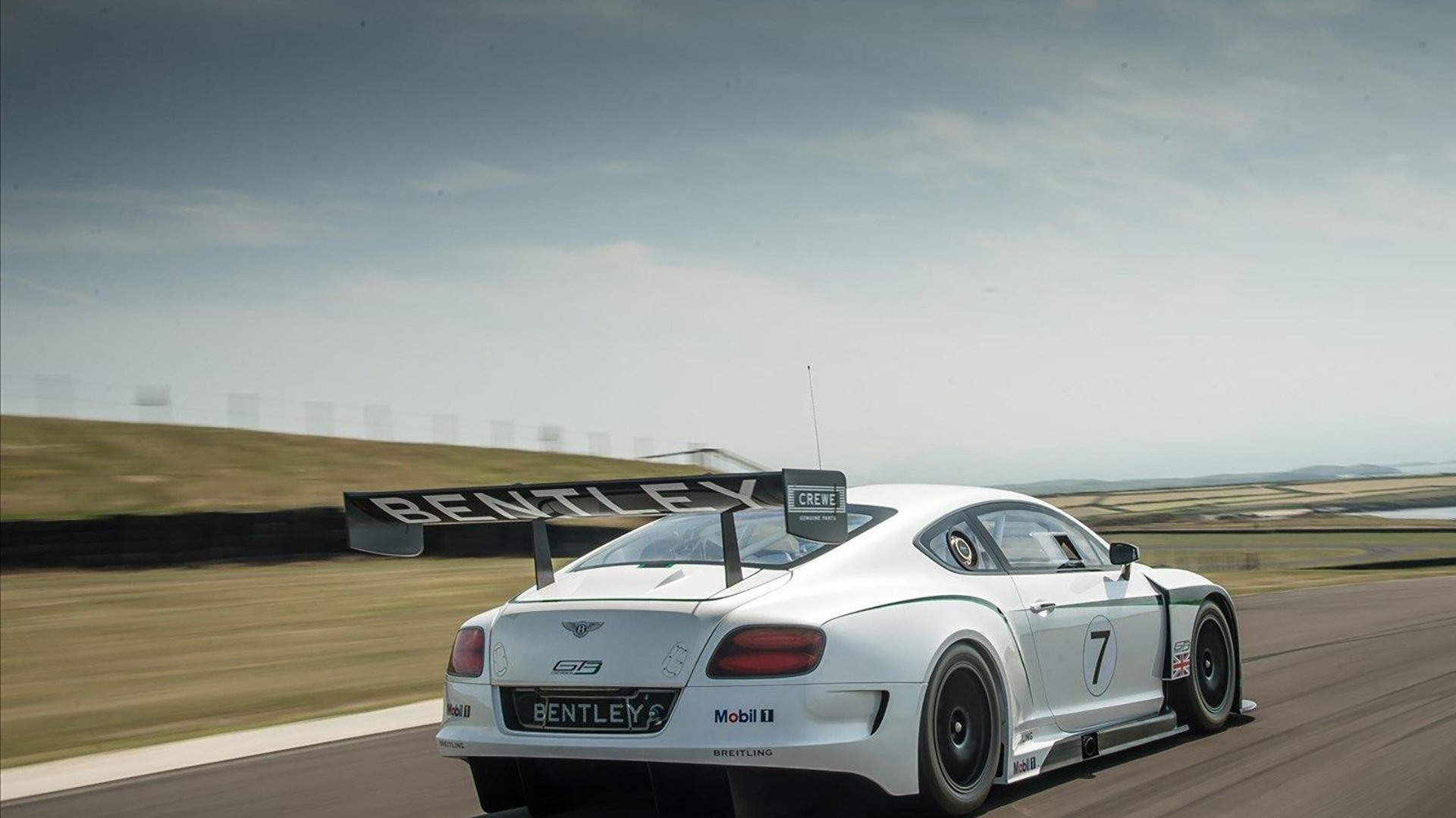 Kaiyun官方登录入口-“球场趣闻：明星场外的小趣事”，明星打球